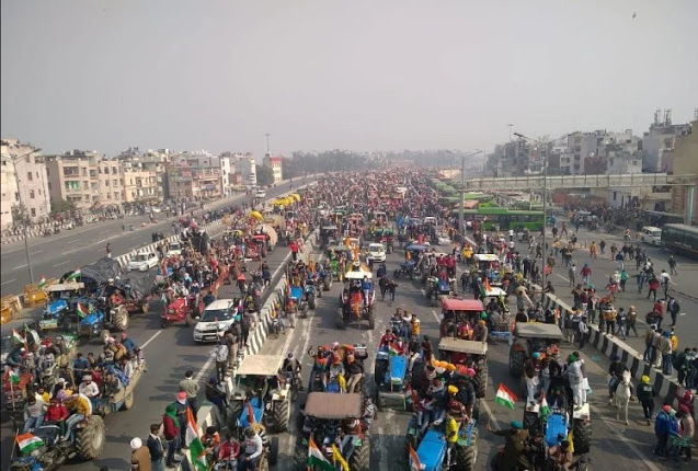 Farmers  Kisan  Tractor Rally Live Updates  Tractors Enter Red Fort  Check Videos Exclusive Images Pics News - 65