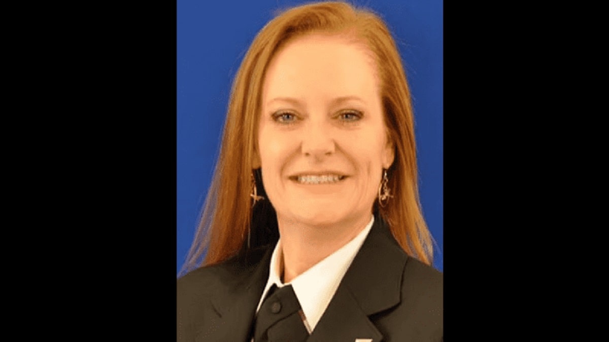 PILOT  Who is Sherry Walker  United Airlines Not Getting Paid For Refusing The Vaccine  - 16