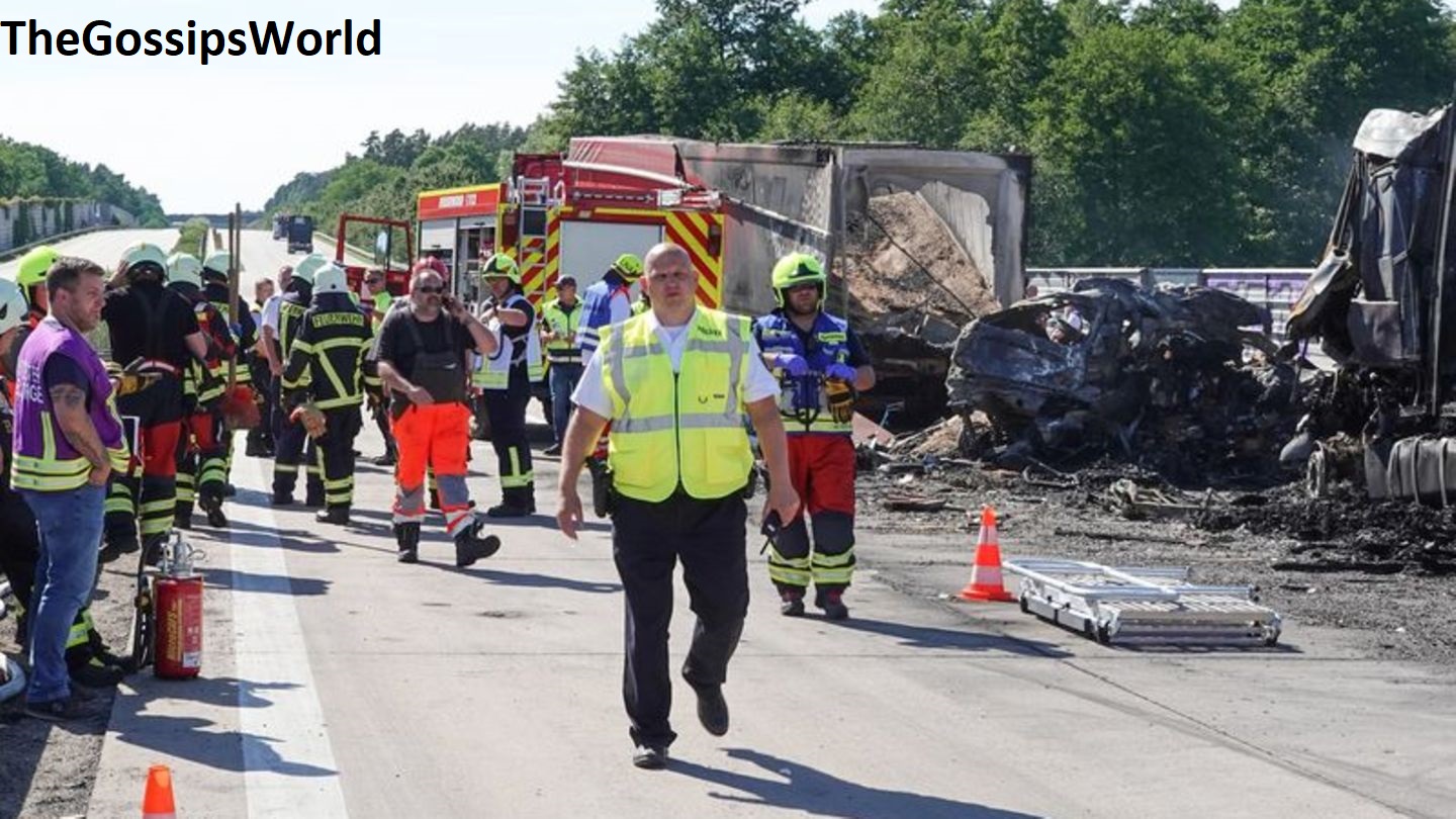 Accident In Saxony Anhalt  Rear End Collision On The A2 By Truck  Three People Dead   Several Injured  - 49